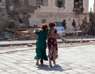 Mokhas gamla stad på Jemens västkust som skadades svårt av flyganfall. Foto: WFP/Annabel Symington