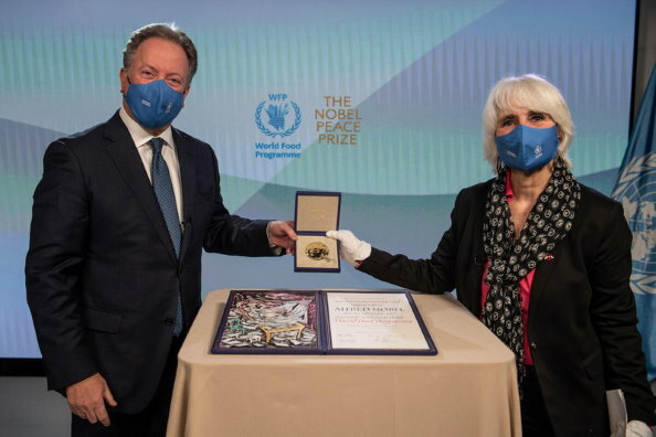 WFP:s verkställande direktör uppmanar världen att använda dess förmögenhet till att förhindra hungersnöd i Nobel-tacktal