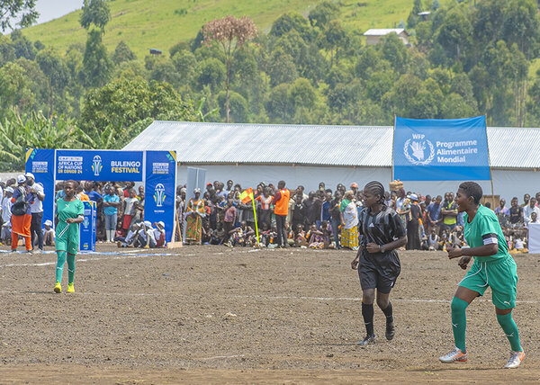 The festival objective was to promote awareness, combat hunger, address gender-based violence, advocate for peace, while showcasing WFP's commitment to assisting communities in need. Photo: WFP/Michael Castofas