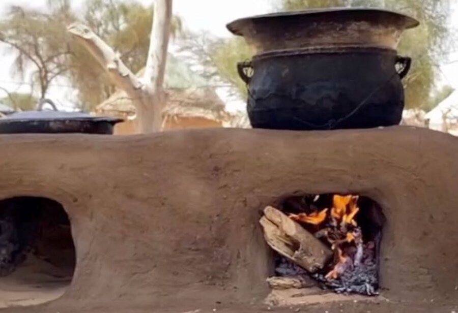 A WFP-supported fuel-efficient oven in Mauritania, where we're also piloting gas cookers for schools. Photo: WFP/Elsa Miske